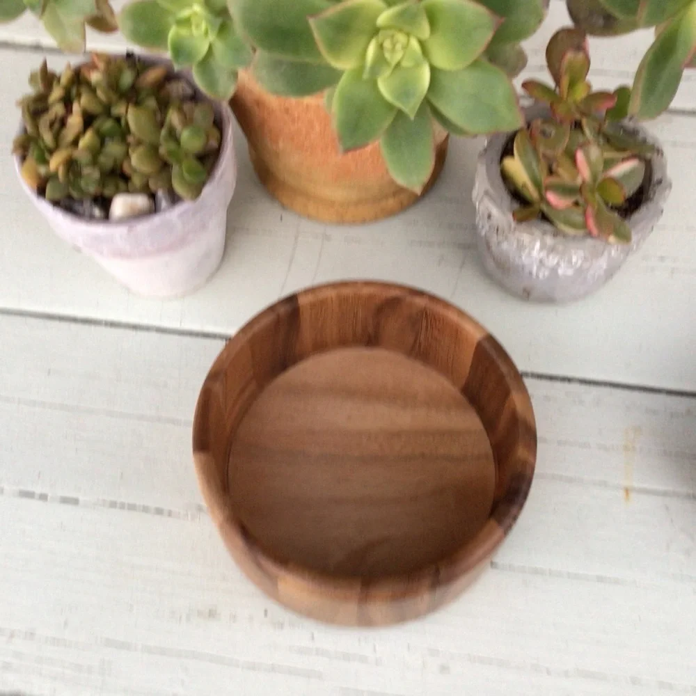 Wooden dish bowl